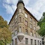 Buda Batthiany Square, 6 *