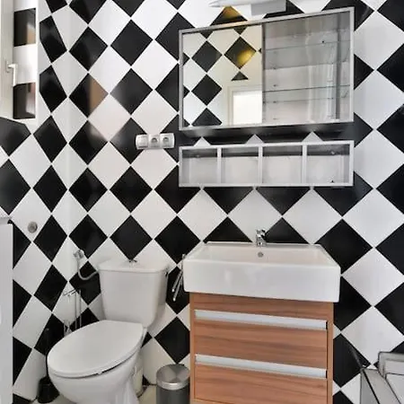 דירה Buda Batthiany Square, 6 *
