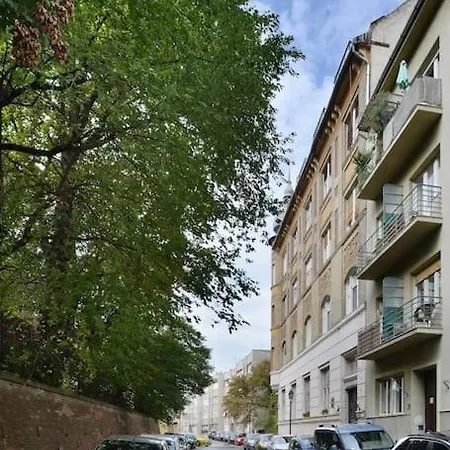 Buda Batthiany Square, 6