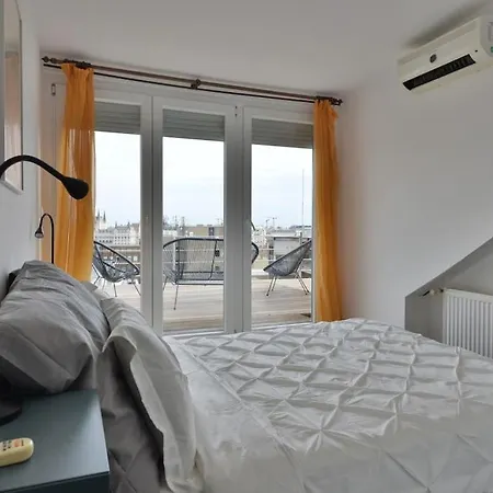 Buda Batthiany Square, 6 *