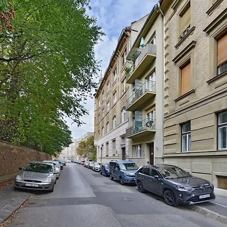 דירה Buda Batthiany Square, 6 בודפשט