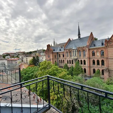 Buda Batthiany Square, 6 *