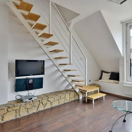 Buda Batthiany Square, 6