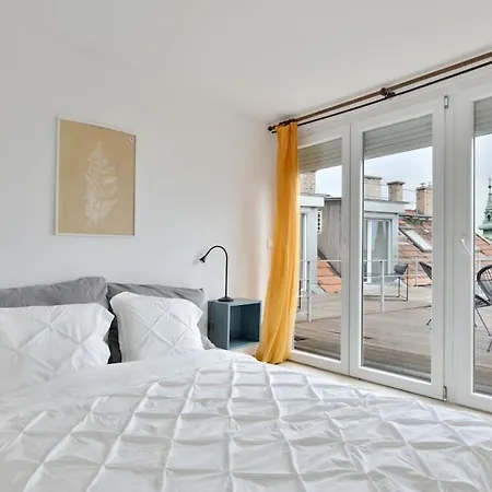 Buda Batthiany Square, 6 *